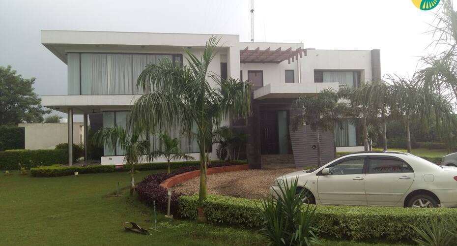 5-BR farmhouse in New Delhi, New Delhi 3